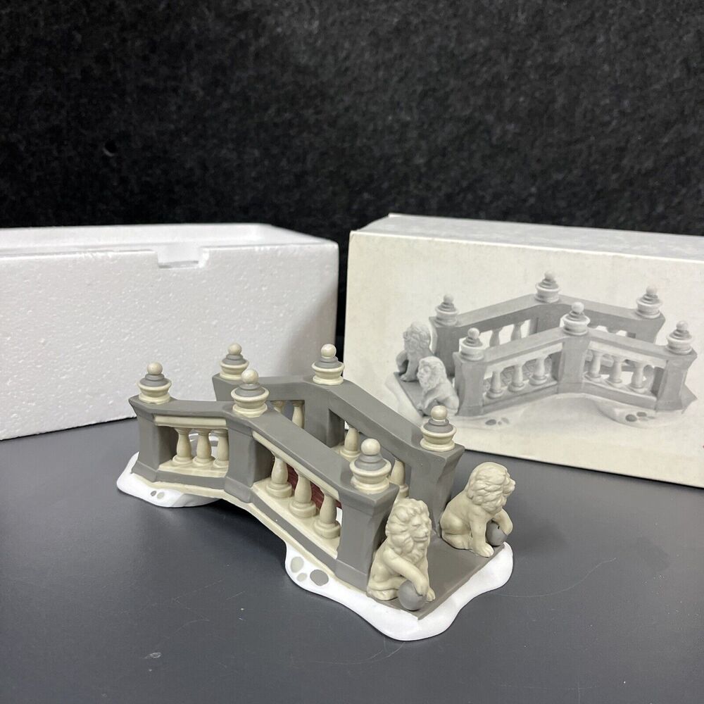 NIB Dept 56 Heritage Village Collection Lionhead Bridge Porcelain #5864-5